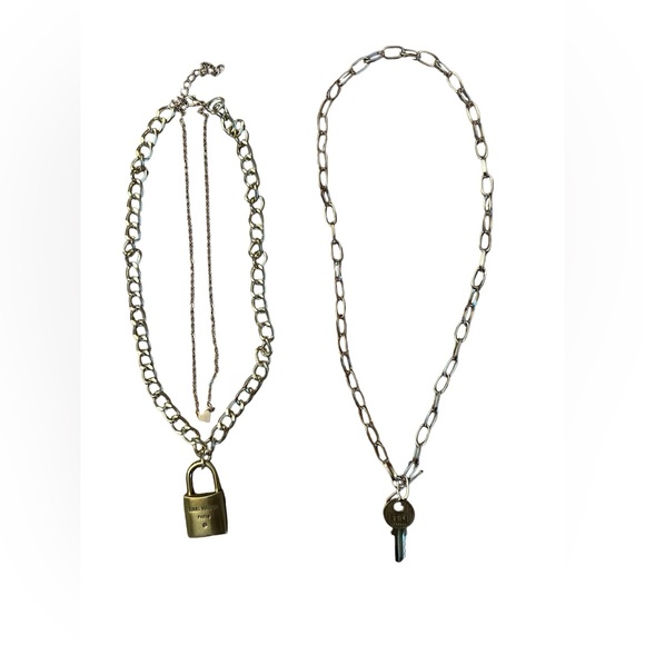 AUTHENTIC Rare 204 Louis Vuitton Lock and key with LV keychain and necklaces! - Picture 7 of 16